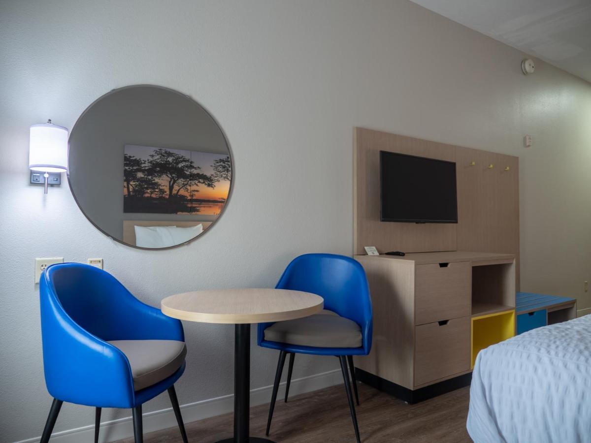 Days Inn & Suites By Wyndham Savannah North I-95 Порт Уэнтворт Экстерьер фото