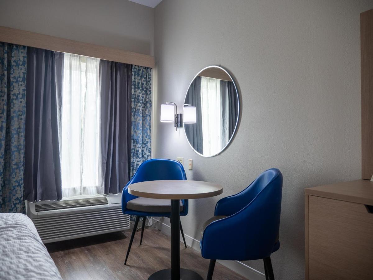 Days Inn & Suites By Wyndham Savannah North I-95 Порт Уэнтворт Экстерьер фото